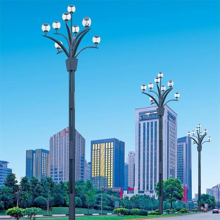 鑫永虹9米多頭創(chuàng)意景觀路燈 點(diǎn)亮城市動脈的戶外LED智能照明解決方案